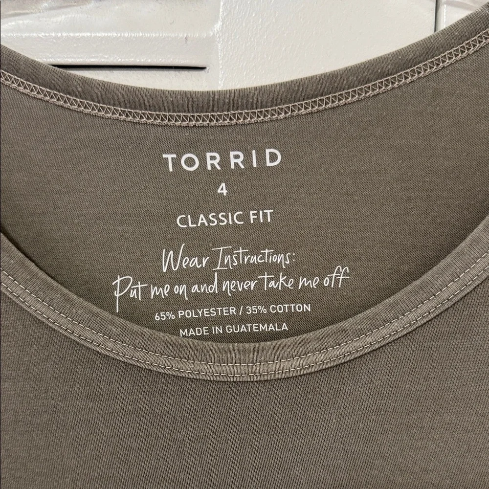 Torrid Olive Funny Novelty Tee Fun Fact - Picture 2 of 3